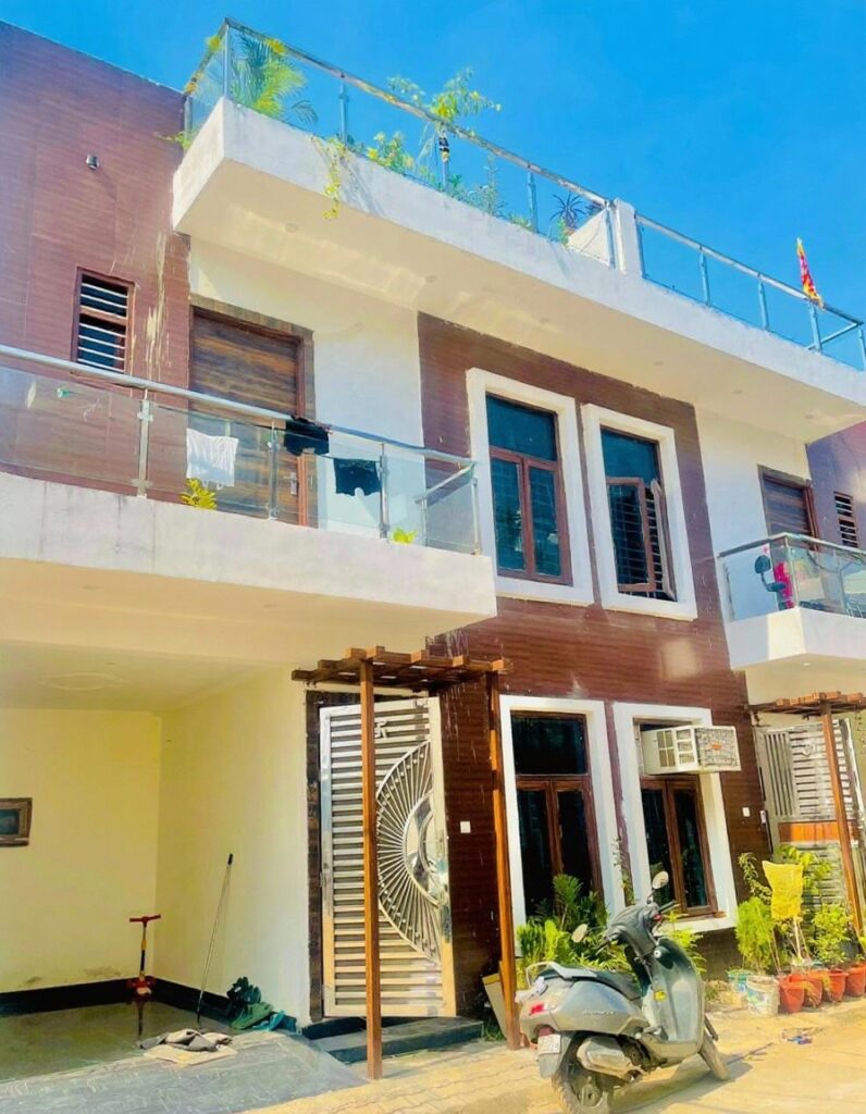 Villa in noida